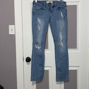 Hollister, social stretch, distressed jeans.       Size 3R, W 26 L 33
